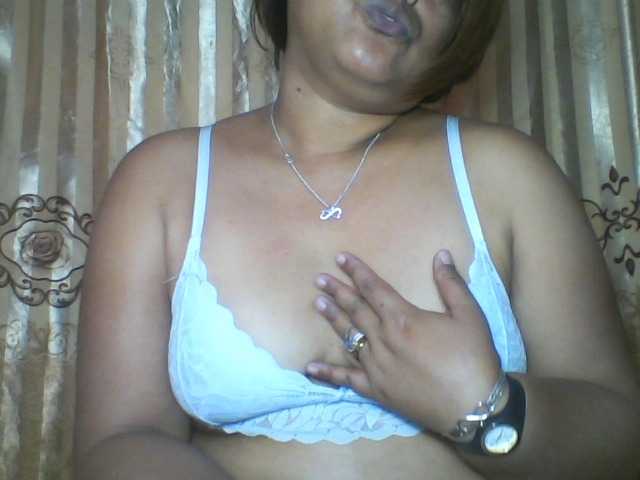 le modèle Annabellah est en webcam porno dans un show sur le site bongacams, il possède les tags suivants: Ebony,Brunette,Shaved