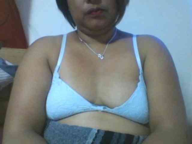 Annabellah Live Webcam on BongaCams