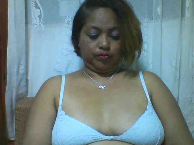 Annabellah Live Webcam on BongaCams