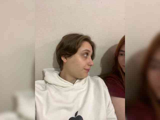 Zefirrr666's cam show statistics and live stream