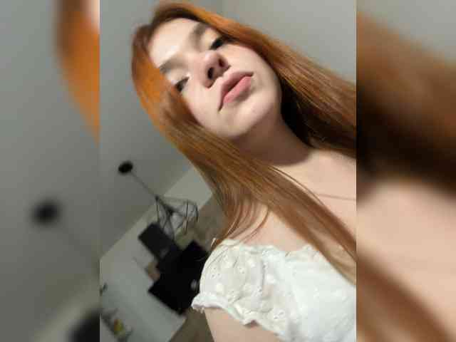 Zefirrr666's cam show statistics and live stream
