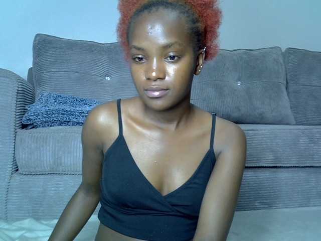 Lynnepretty4 live cam on BongaCams