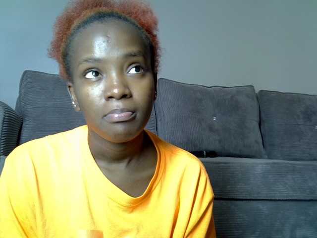Lynnepretty4 live cam on BongaCams