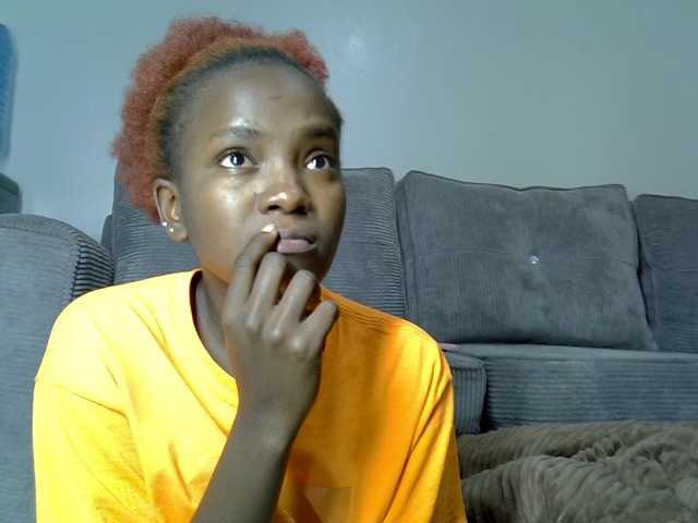 Lynnepretty4 live cam on BongaCams