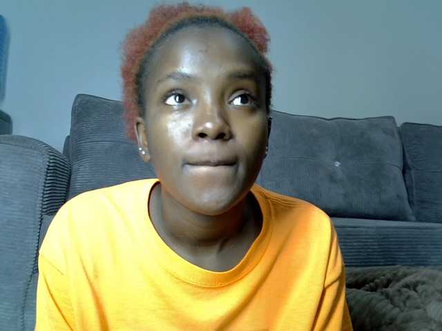 Lynnepretty4 live cam on BongaCams