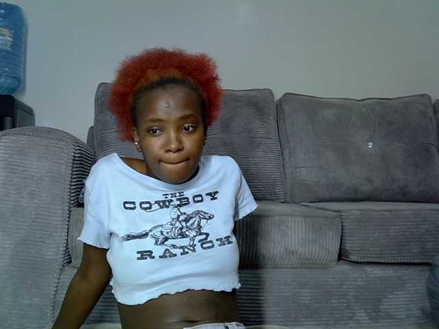Lynnepretty4 live cam on BongaCams