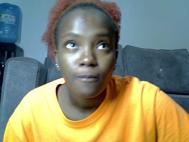 Lynnepretty4 live cam on BongaCams