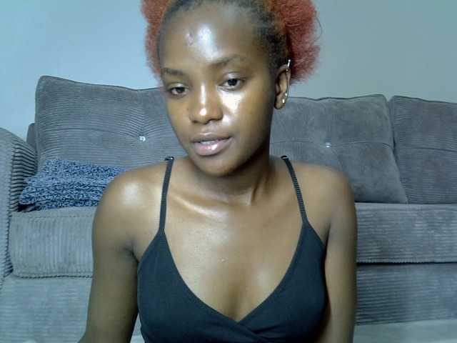 Lynnepretty4 live cam on BongaCams