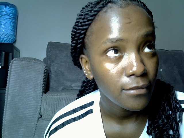 Lynnepretty4 live cam on BongaCams