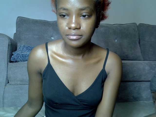 Lynnepretty4 live cam on BongaCams