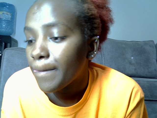 Lynnepretty4 live cam on BongaCams