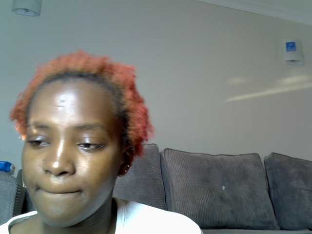 Lynnepretty4 live cam on BongaCams