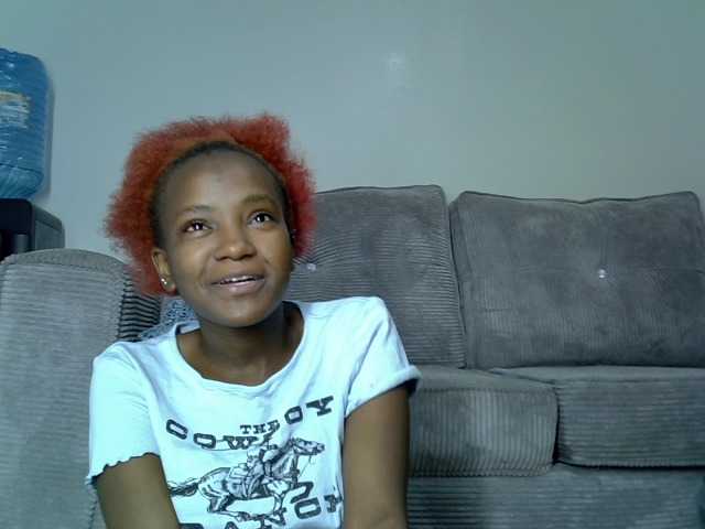 Lynnepretty4 live cam on BongaCams