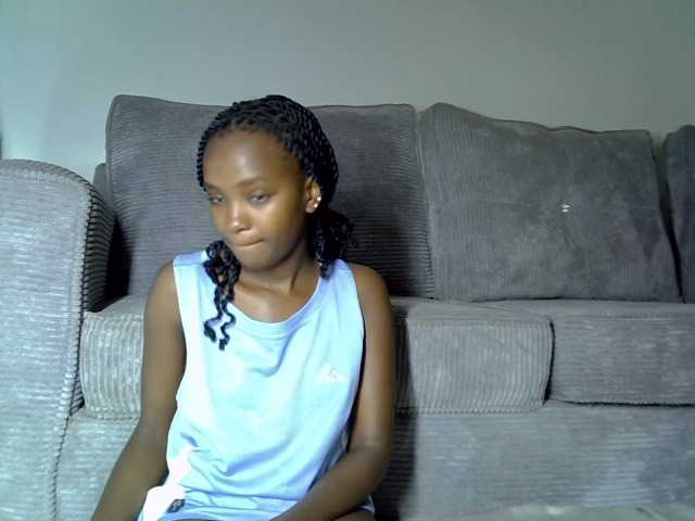 Lynnepretty4 live cam on BongaCams