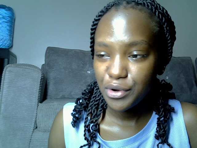 Lynnepretty4 live cam on BongaCams