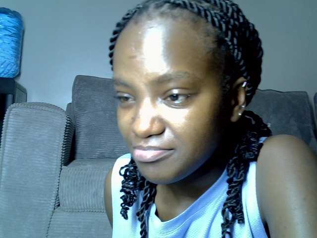Lynnepretty4 live cam on BongaCams