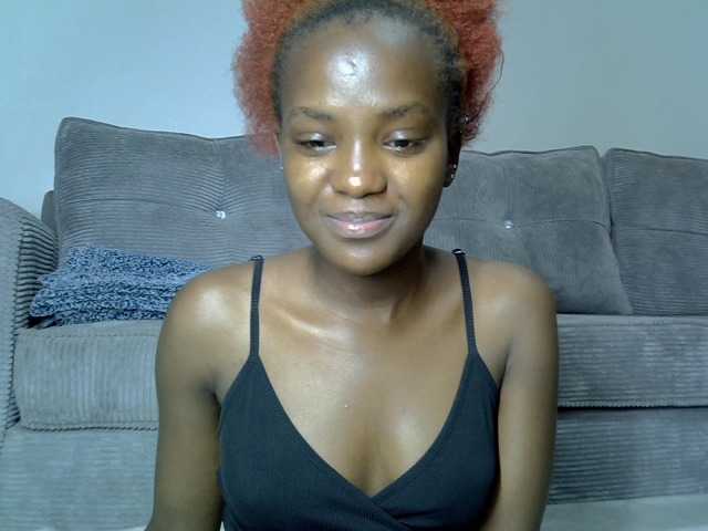 Lynnepretty4 live cam on BongaCams