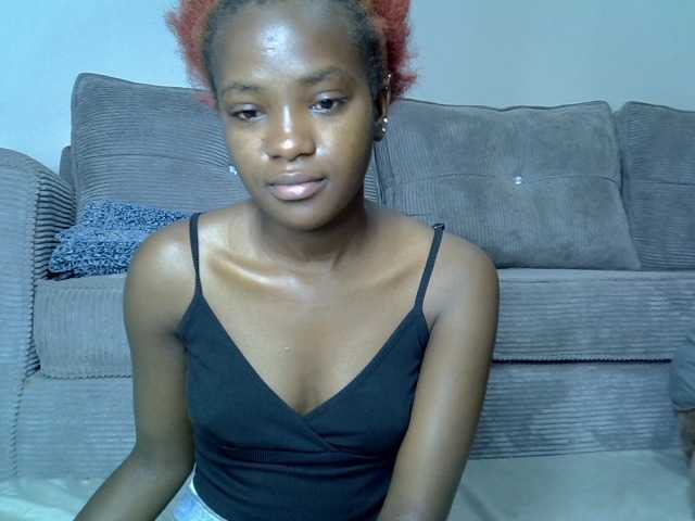 Lynnepretty4 live cam on BongaCams