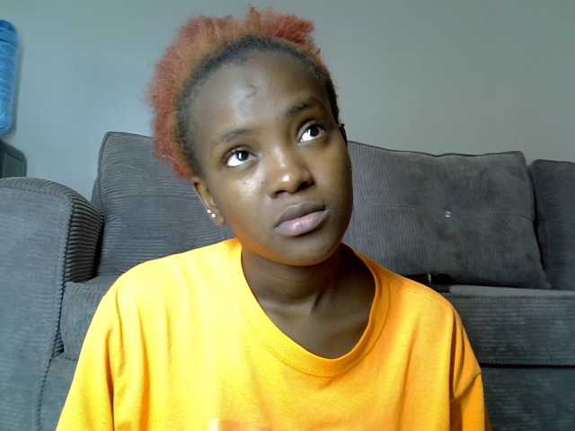 Lynnepretty4 live cam on BongaCams