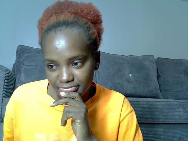 Lynnepretty4 live cam on BongaCams