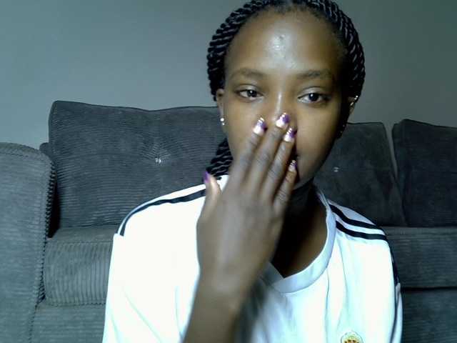 Lynnepretty4 live cam on BongaCams