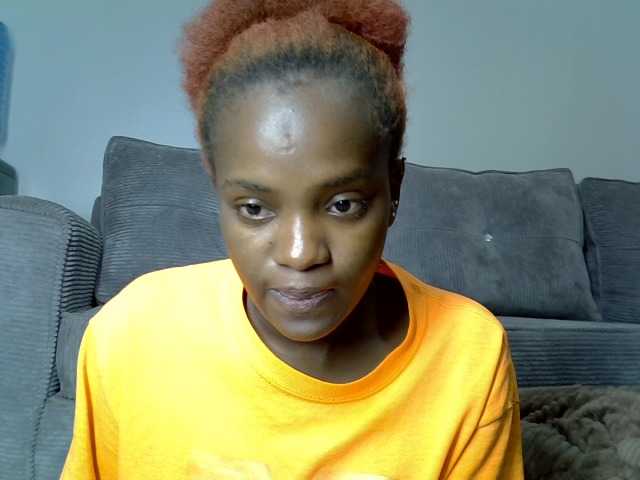 Lynnepretty4 live cam on BongaCams