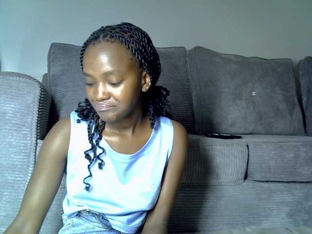 Lynnepretty4 live cam on BongaCams