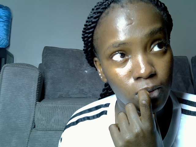 Lynnepretty4 live cam on BongaCams