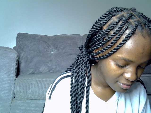 Lynnepretty4 live cam on BongaCams