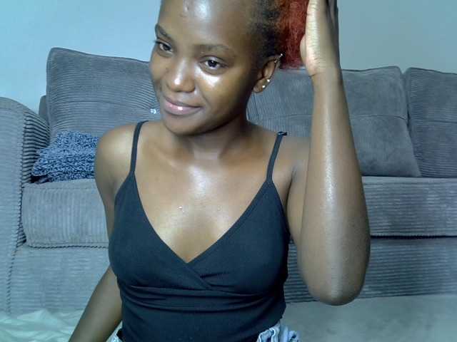 Lynnepretty4 live cam on BongaCams