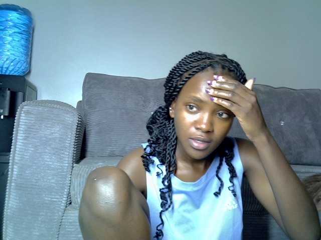 Lynnepretty4 live cam on BongaCams