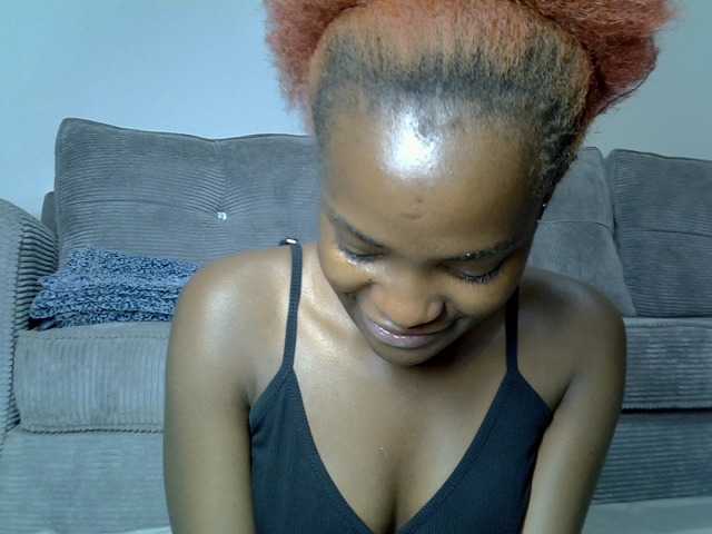 Lynnepretty4 live cam on BongaCams