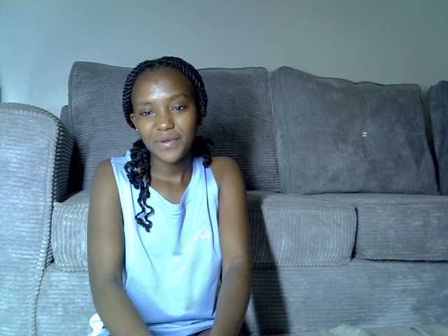 Lynnepretty4 live cam on BongaCams