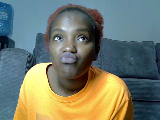 Lynnepretty4 live cam on BongaCams