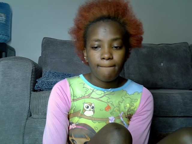 Lynnepretty4 live cam on BongaCams