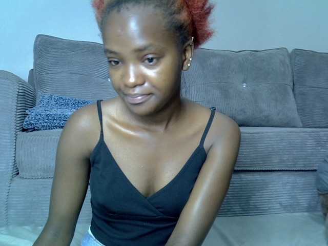 Lynnepretty4 live cam on BongaCams
