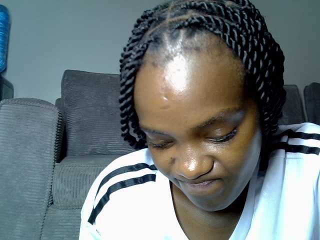 Lynnepretty4 live cam on BongaCams