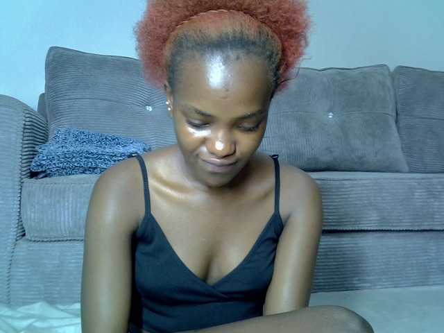 Lynnepretty4 live cam on BongaCams