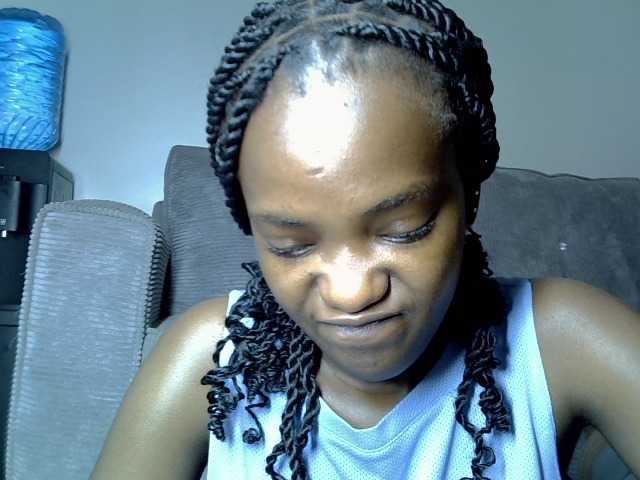 Lynnepretty4 live cam on BongaCams