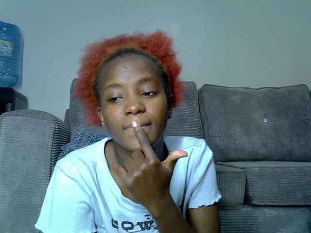 Lynnepretty4 live cam on BongaCams