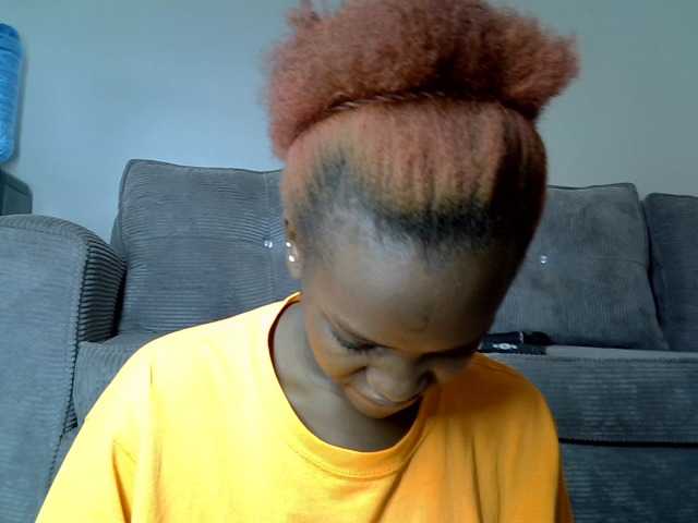 Lynnepretty4 live cam on BongaCams