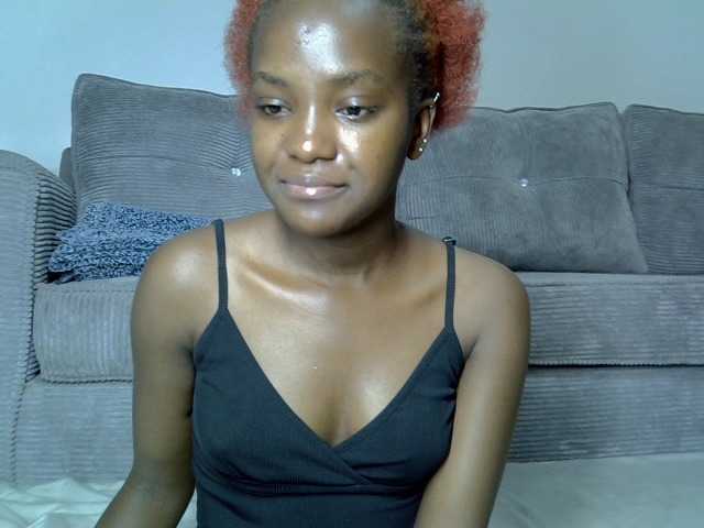 Lynnepretty4 live cam on BongaCams