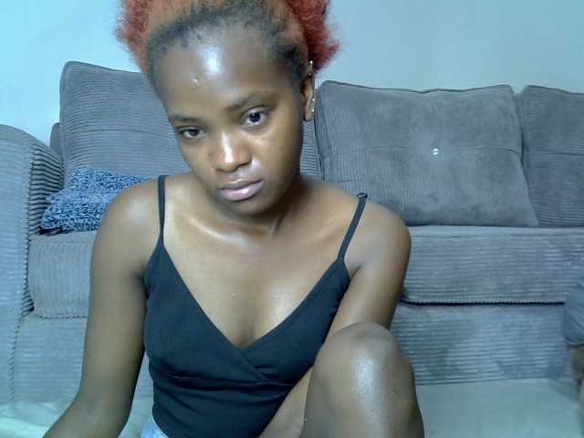 Lynnepretty4 live cam on BongaCams
