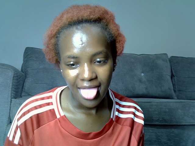 Lynnepretty4 live cam on BongaCams