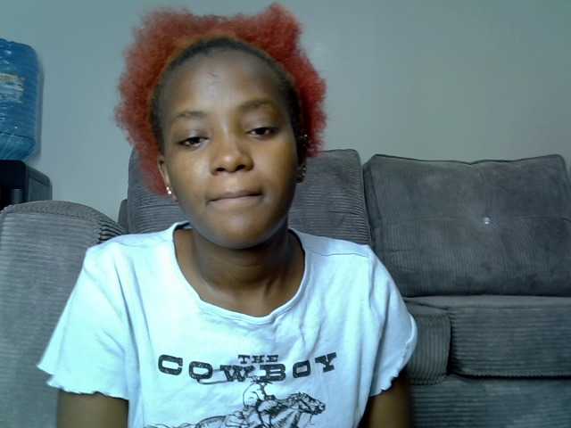 Lynnepretty4 live cam on BongaCams