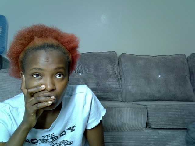 Lynnepretty4 live cam on BongaCams