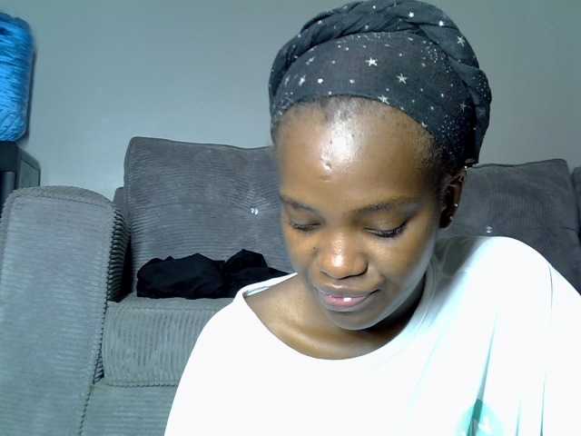 Lynnepretty4 live cam on BongaCams