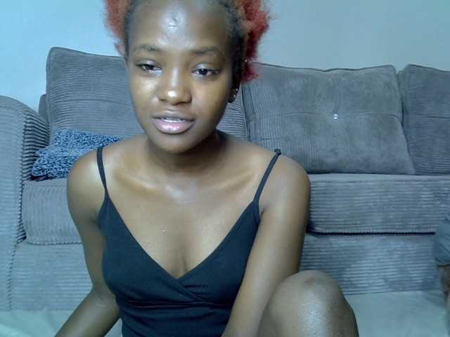 Lynnepretty4 live cam on BongaCams