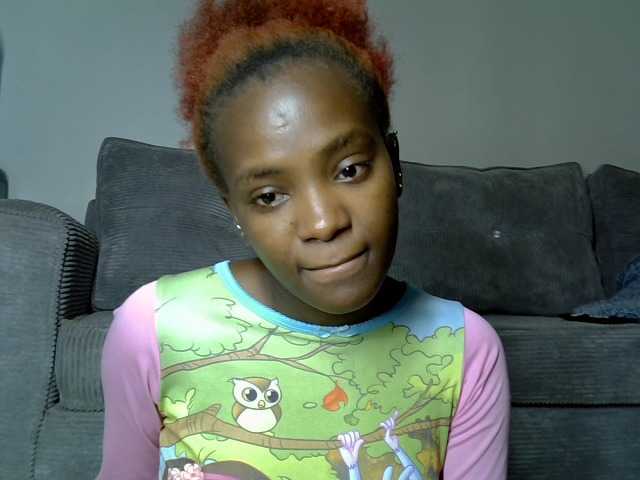 Lynnepretty4 live cam on BongaCams