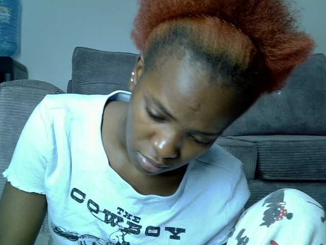 Lynnepretty4 live cam on BongaCams